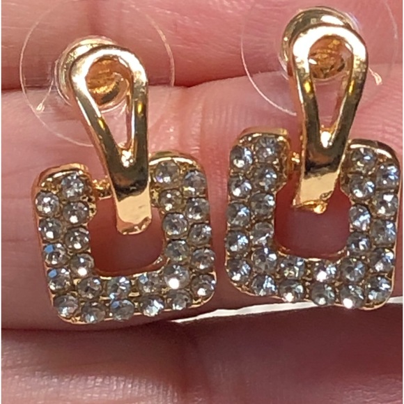 Light Gold rhinestone earrings NWOT- shiny SQUARES - Picture 2 of 9
